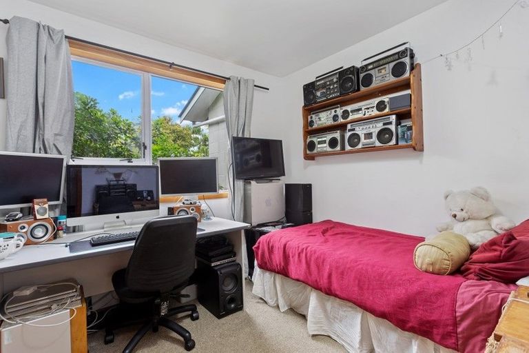 Photo of property in 11 Oban Place, Woolston, Christchurch, 8062