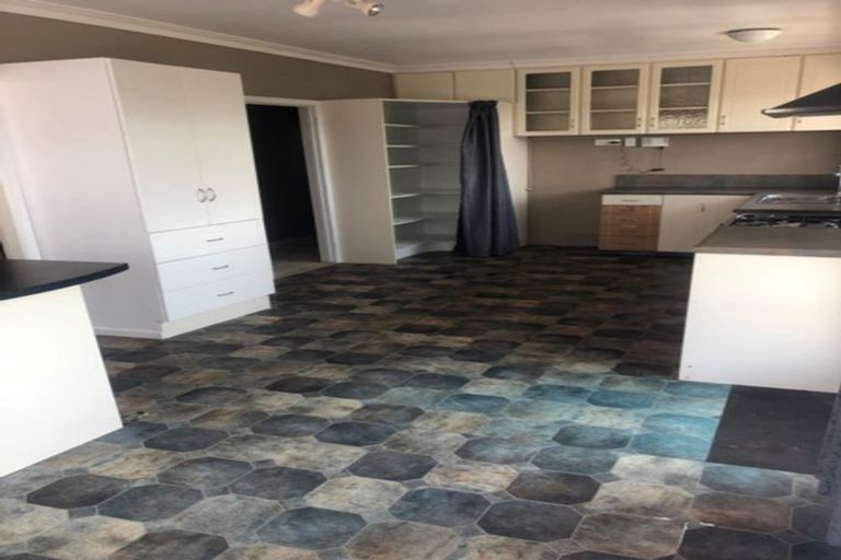 Photo of property in 70 Clevedon Road, Papakura, 2110