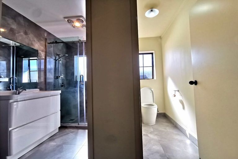 Photo of property in 14 Golfland Drive, Golflands, Auckland, 2013