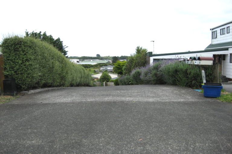 Photo of property in 14 Hawke Place, Pukekohe, 2120