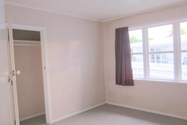 Photo of property in 29 Chilcott Road, Henderson, Auckland, 0612