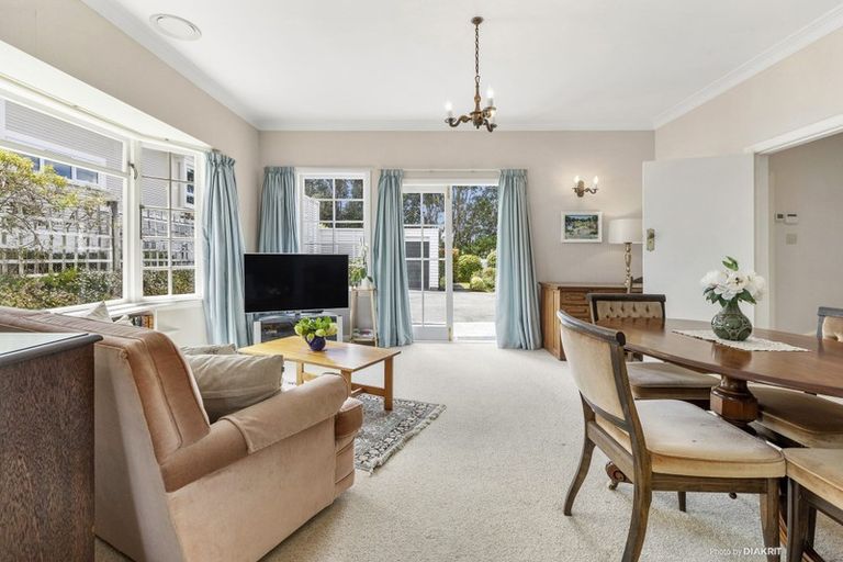 Photo of property in 10 Bristow Place, Karori, Wellington, 6012