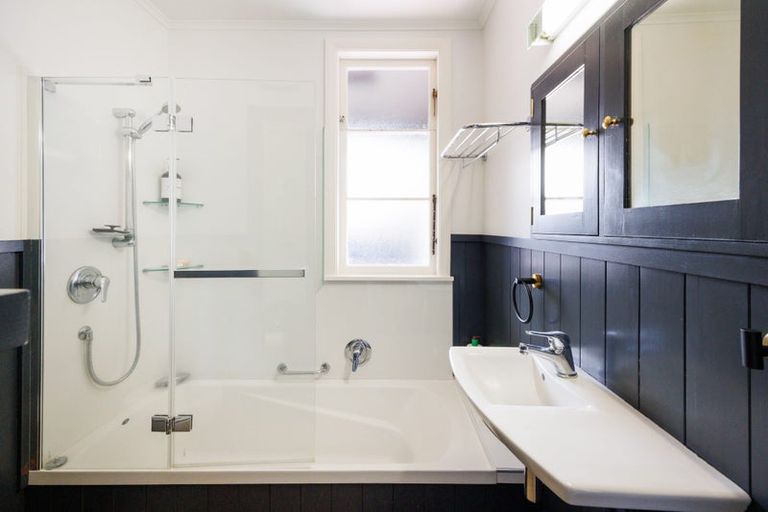 Photo of property in 1 Salisbury Avenue, Terrace End, Palmerston North, 4410