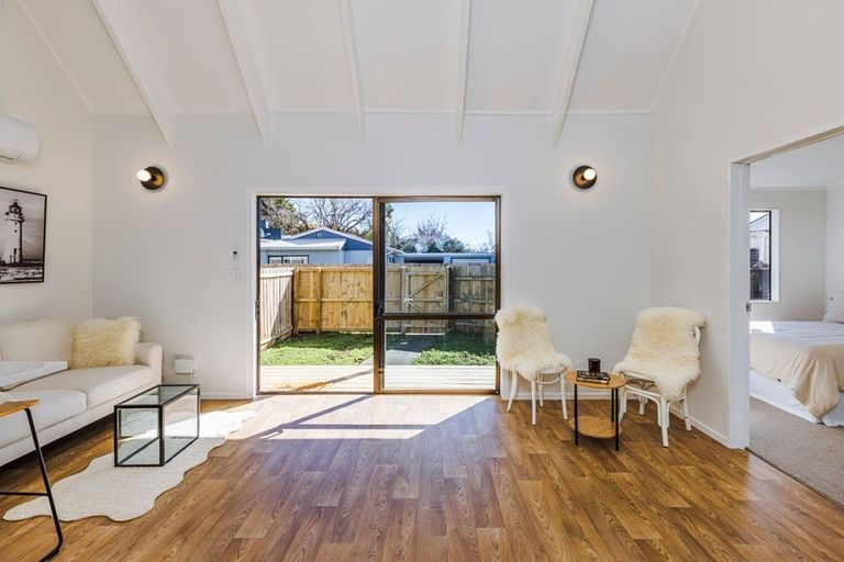 Photo of property in 2/24 Great South Road, Papakura, 2110