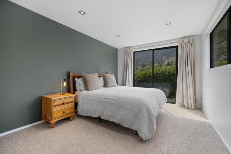 Photo of property in 4 Kinross Lane, Jacks Point, Queenstown, 9371