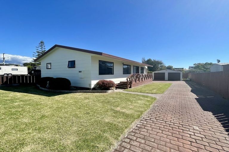 Photo of property in 160 Karewa Parade, Papamoa Beach, Papamoa, 3118