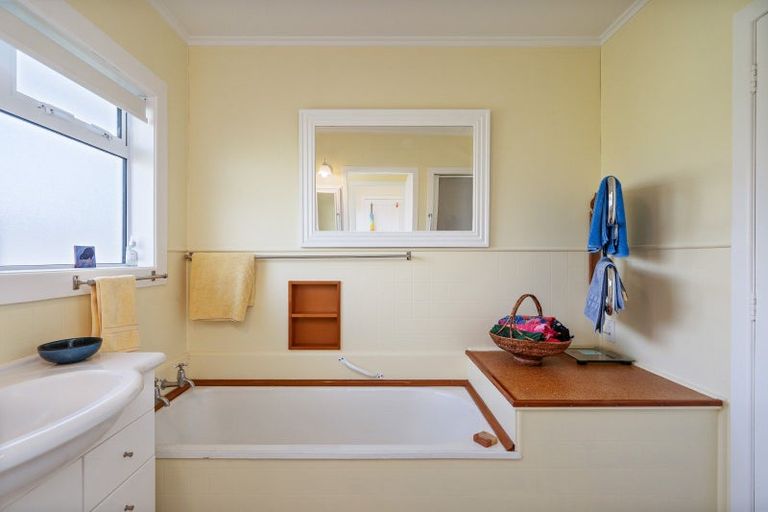 Photo of property in 6 George Point Road, Onerahi, Whangarei, 0110