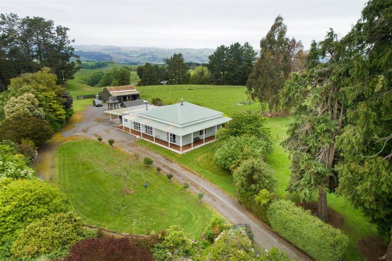 Photo of property in 375 Rangatira Road, Hunterville, 4786