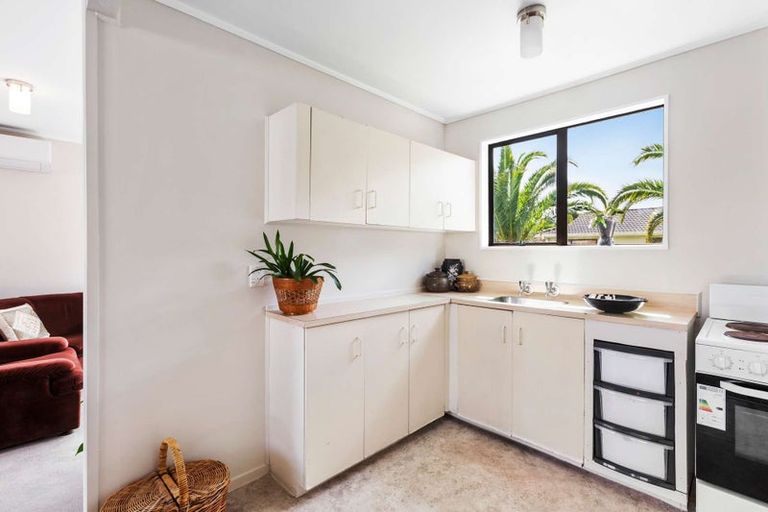 Photo of property in 2/26 Karepo Crescent, Ranui, Auckland, 0612