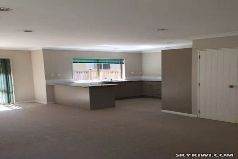 Photo of property in 35 Helvetia Drive, Browns Bay, Auckland, 0630