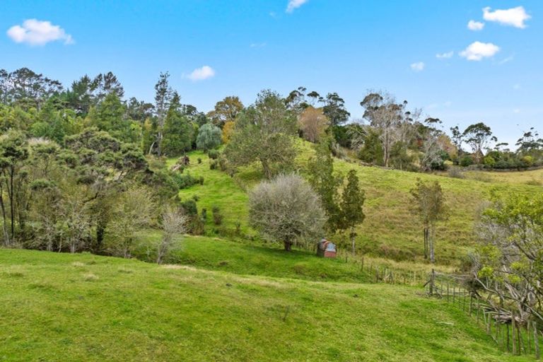 Photo of property in 211 Whitehills Road, Waitoki, Silverdale, 0994