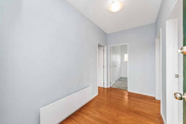 Photo of property in 1/5 Winters Road, Redwood, Christchurch, 8051