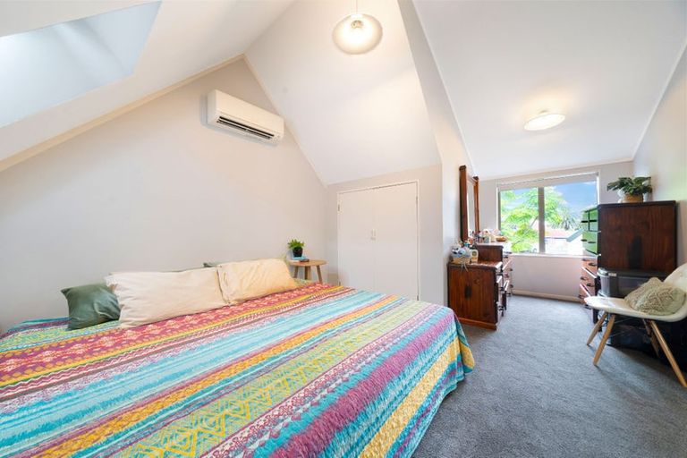 Photo of property in 2/29 Humphrey Kemp Avenue, Henderson, Auckland, 0612