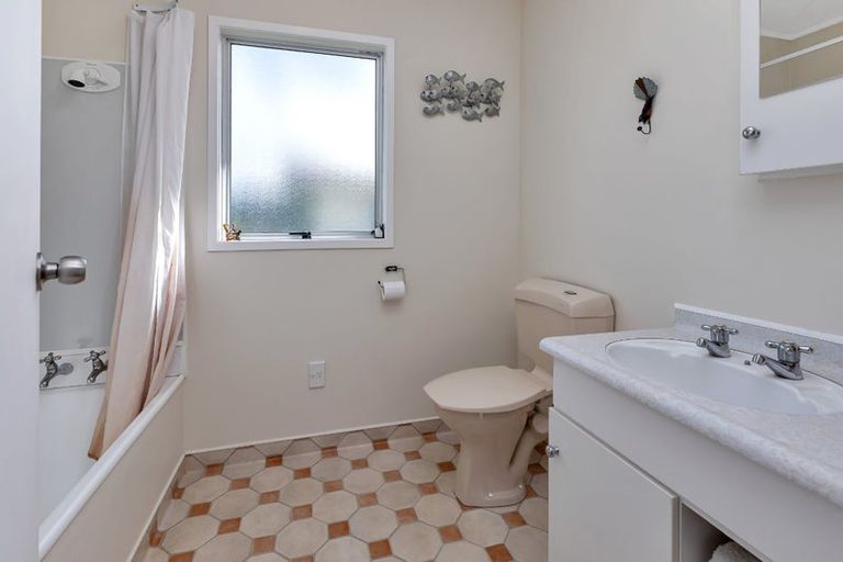 Photo of property in 15a Moki Place, Ruakaka, 0116