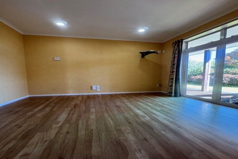 Photo of property in 16 Washington Place, Havelock North, 4130