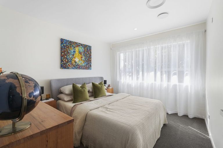 Photo of property in 17 Mcclintock Road, Massey, Auckland, 0614