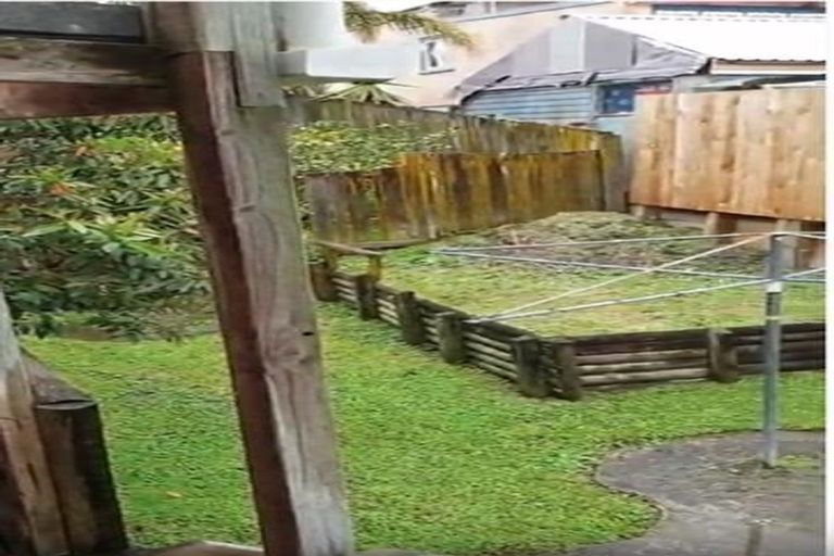 Photo of property in 4 Neptune Avenue, Beach Haven, Auckland, 0626