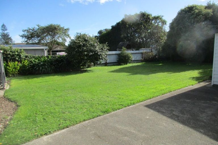Photo of property in 21 Oriwa Street, Waikanae, 5036