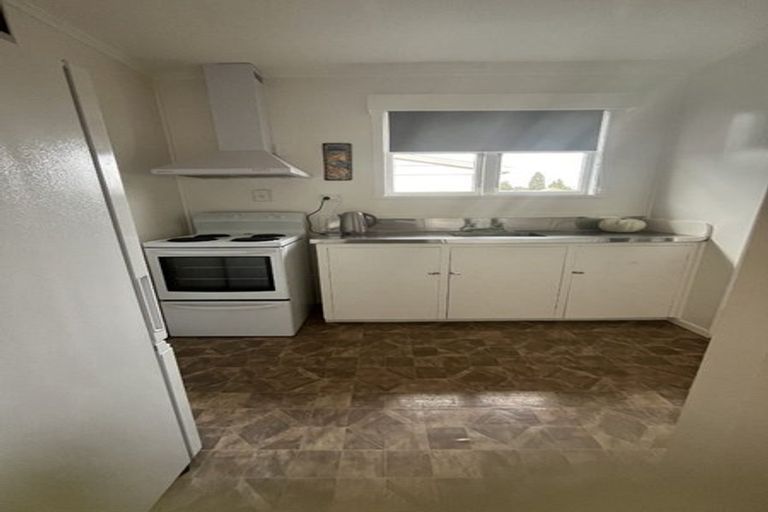 Photo of property in 1/7 Settlement Road, Papakura, 2110