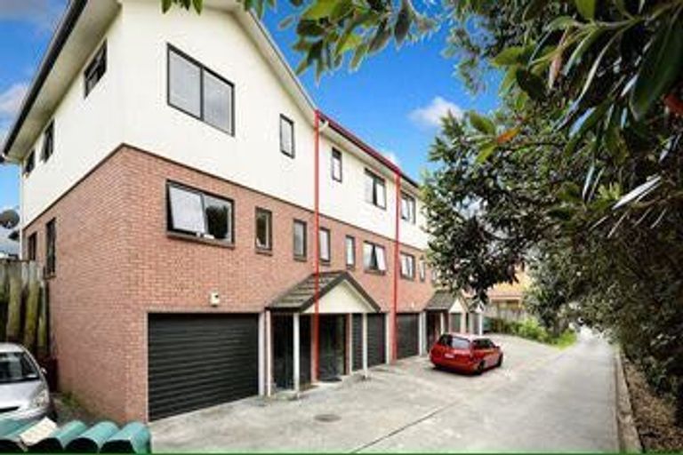 Photo of property in 1/31 Lucienne Drive, Ranui, Auckland, 0612