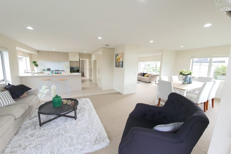 Photo of property in 99 Bayvista Drive, Karaka, Papakura, 2113