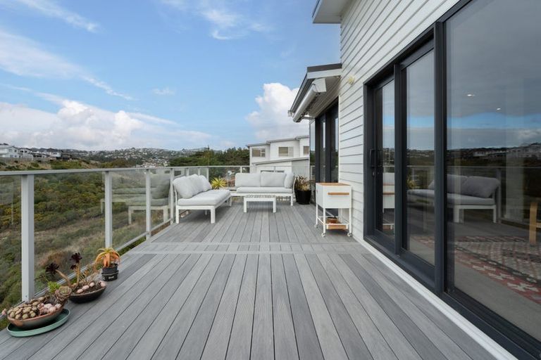 Photo of property in 16 Rochdale Drive, Churton Park, Wellington, 6037