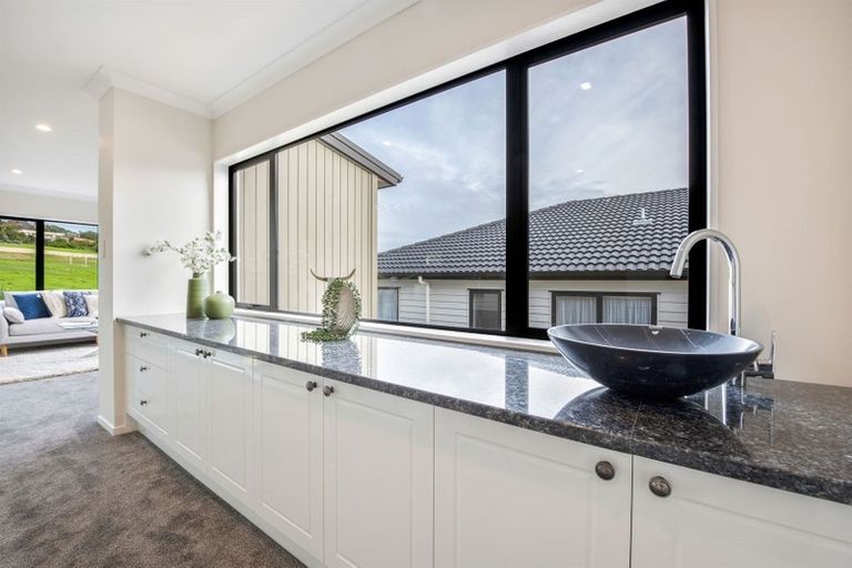 Photo of property in 18 Lime Hill Rise, Flat Bush, Auckland, 2019