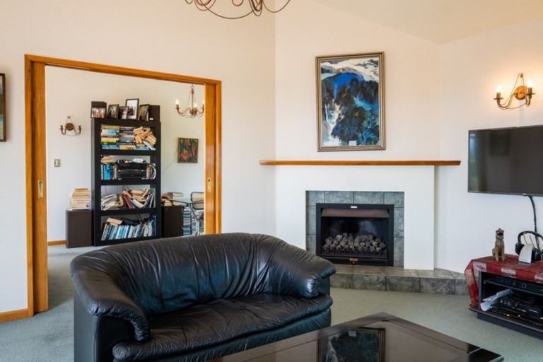 Photo of property in 14 Harvey Road, Bluff Hill, Napier, 4110