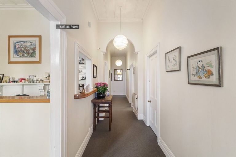 Photo of property in 235 Onewa Road, Birkenhead, Auckland, 0626