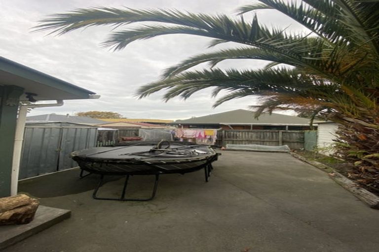 Photo of property in 67 Northcote Road, Northcote, Christchurch, 8052