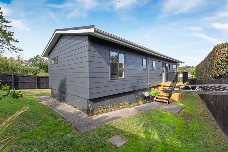 Photo of property in 85b Rosario Crescent, Red Beach, 0932