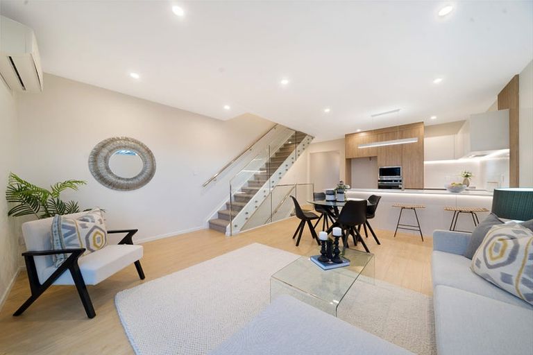 Photo of property in 11a Hebron Road, Waiake, Auckland, 0630