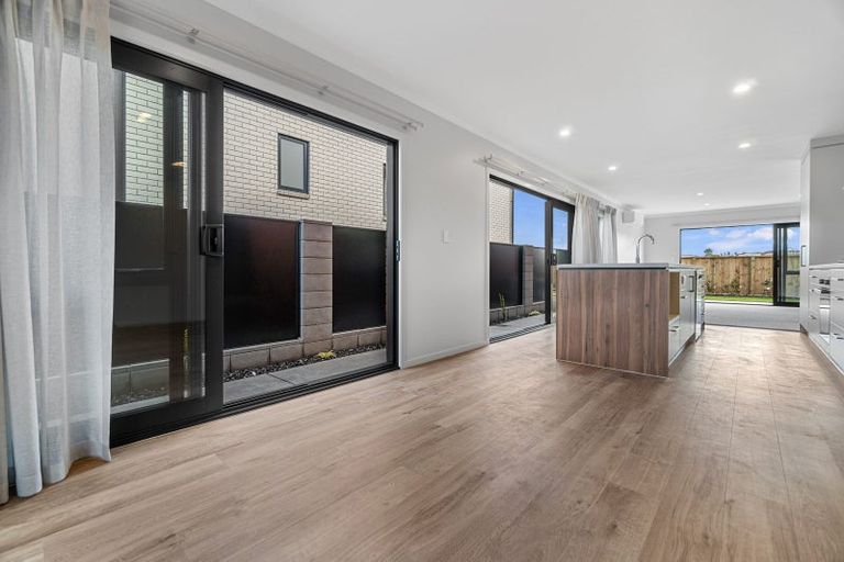 Photo of property in 27 Kakariki Lane, Rototuna North, 3210