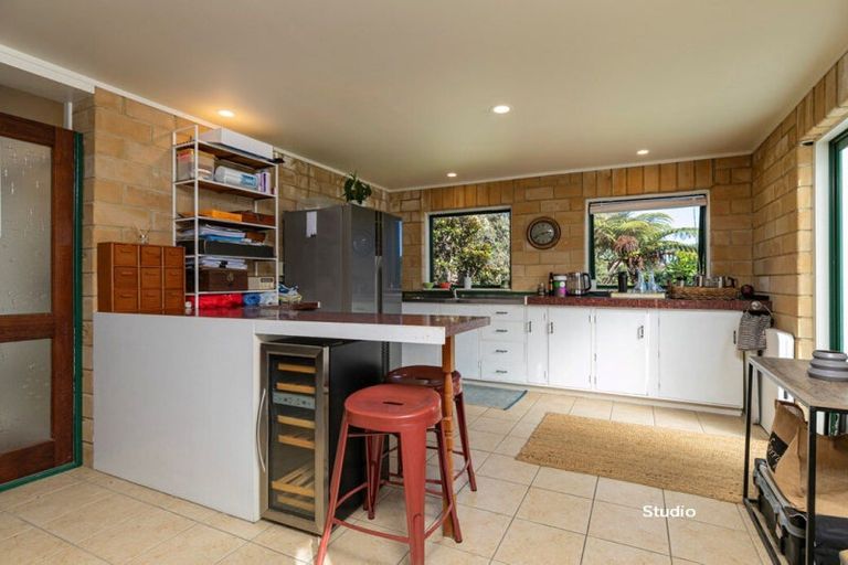Photo of property in 6 Berridge Road, Muriwai, Waimauku, 0881