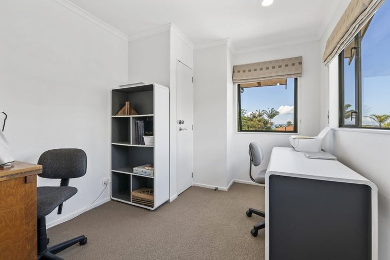 Photo of property in 9 Grovenor Drive, Orewa, 0931