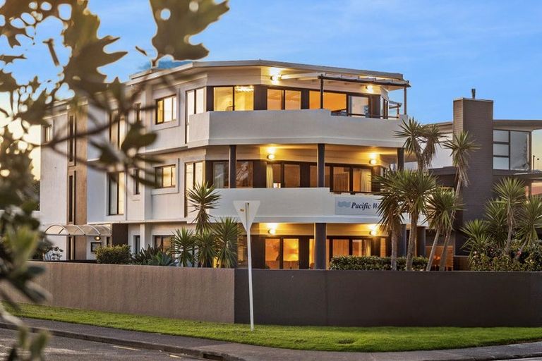 Photo of property in 1/248 Hibiscus Coast Highway, Orewa, 0931