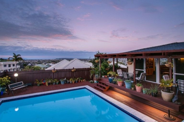 Photo of property in 95 Churchill Drive, Taradale, Napier, 4112