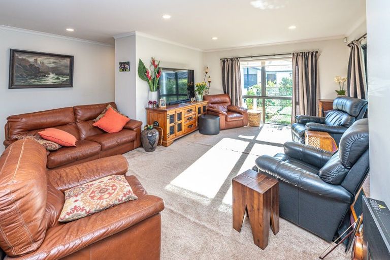 Photo of property in Caversham Park, 2/2 Caversham Road, Westmere, Whanganui, 4501