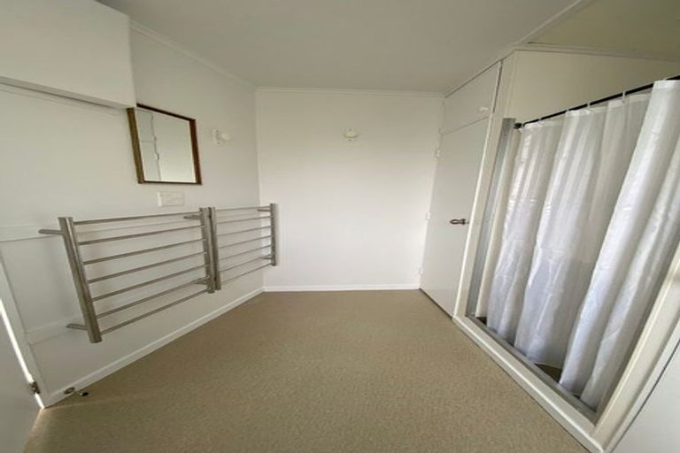Photo of property in 1 Flint Way, Northland, Wellington, 6012