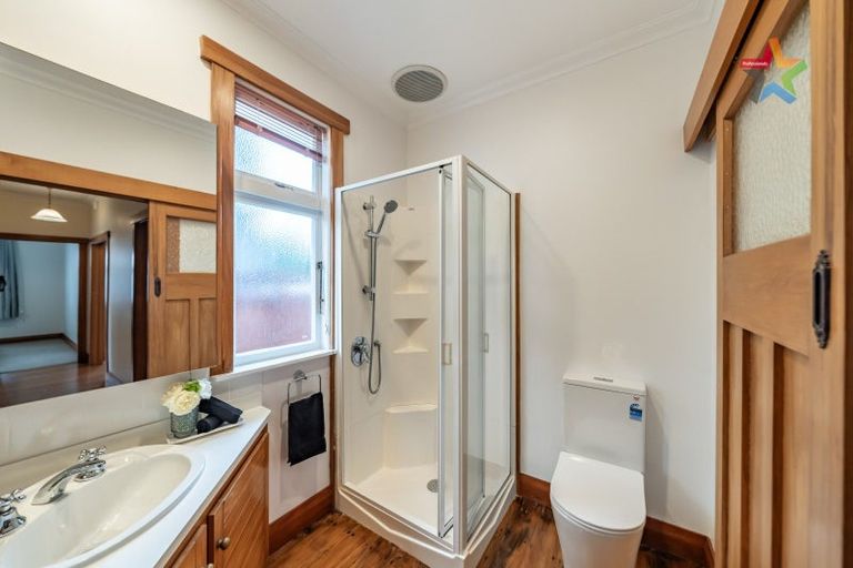Photo of property in 21 Central Terrace, Alicetown, Lower Hutt, 5010