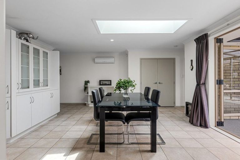Photo of property in 17 Olive Close, Omokoroa, 3114