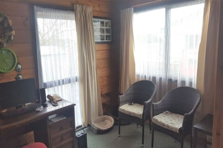 Photo of property in 1 Andrew Street, Waimate, 7924