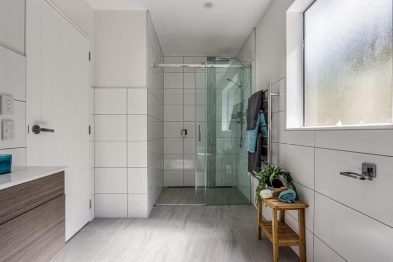 Photo of property in 103 Kakariki Grove, Waikanae, 5036