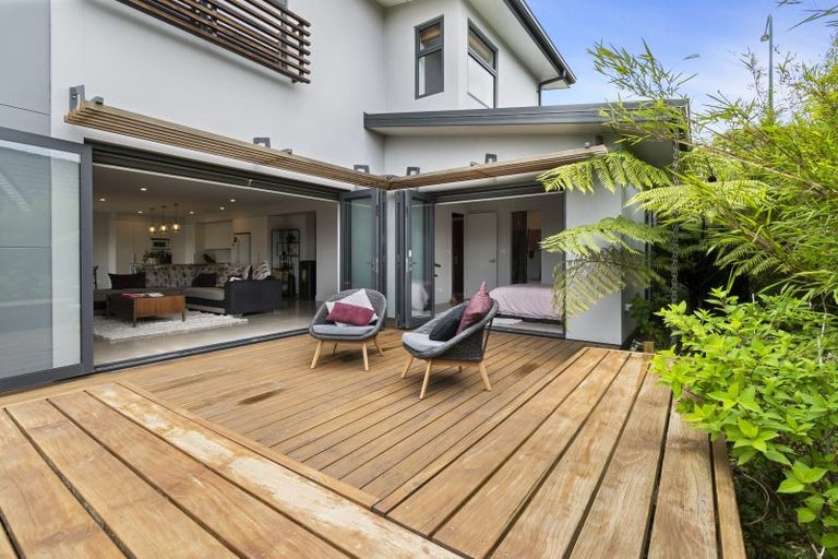 Photo of property in 67 Ruapehu Drive, Fitzherbert, Palmerston North, 4410