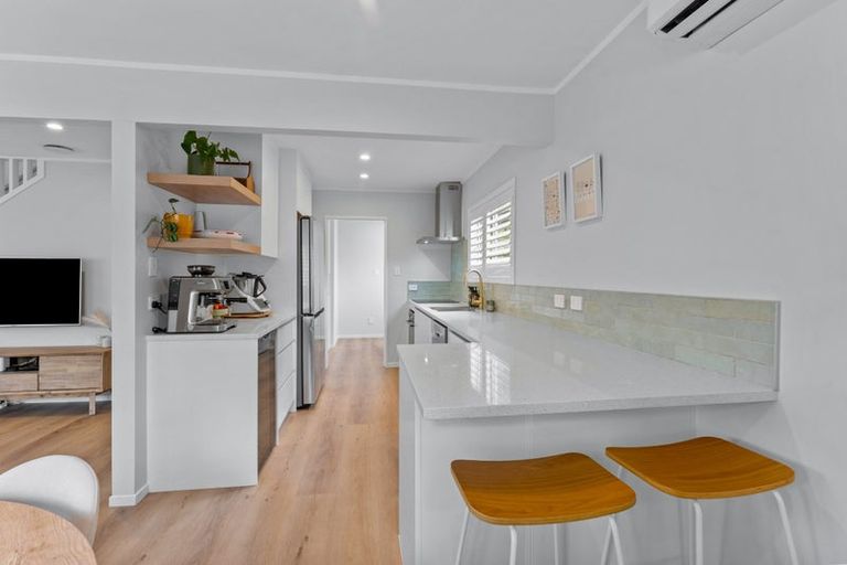 Photo of property in 3/16 Gatman Street, Birkdale, Auckland, 0626