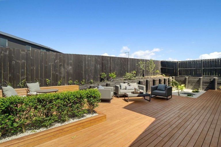 Photo of property in 10 Kotuitui Drive, Wainui, 0992