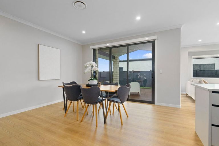 Photo of property in 32 Hugo Shaw Drive, Cambridge, 3434