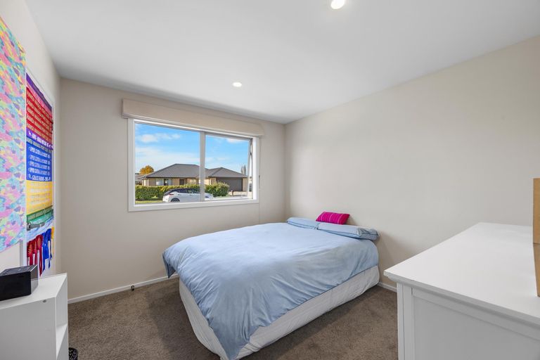 Photo of property in 4 Kingfisher Crescent, Albert Town, Wanaka, 9305