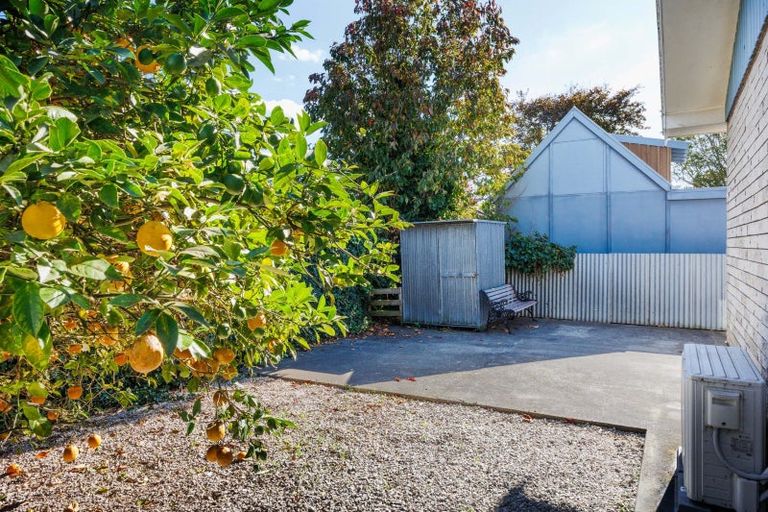 Photo of property in 8 Kiwi Court, Roslyn, Palmerston North, 4414