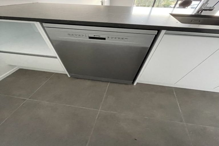 Photo of property in 145e The Parade, Island Bay, Wellington, 6023